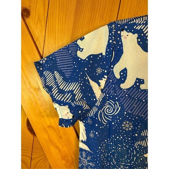 Zoe and Chloe Ladies V-Neck Top POLAR BLIZZARD Scrub Top Size XS nwt (0355) - Picture 3 of 6